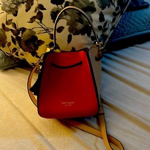 Beautiful and in fantastic condition, Kate Spade ♠️ Bucket bag
